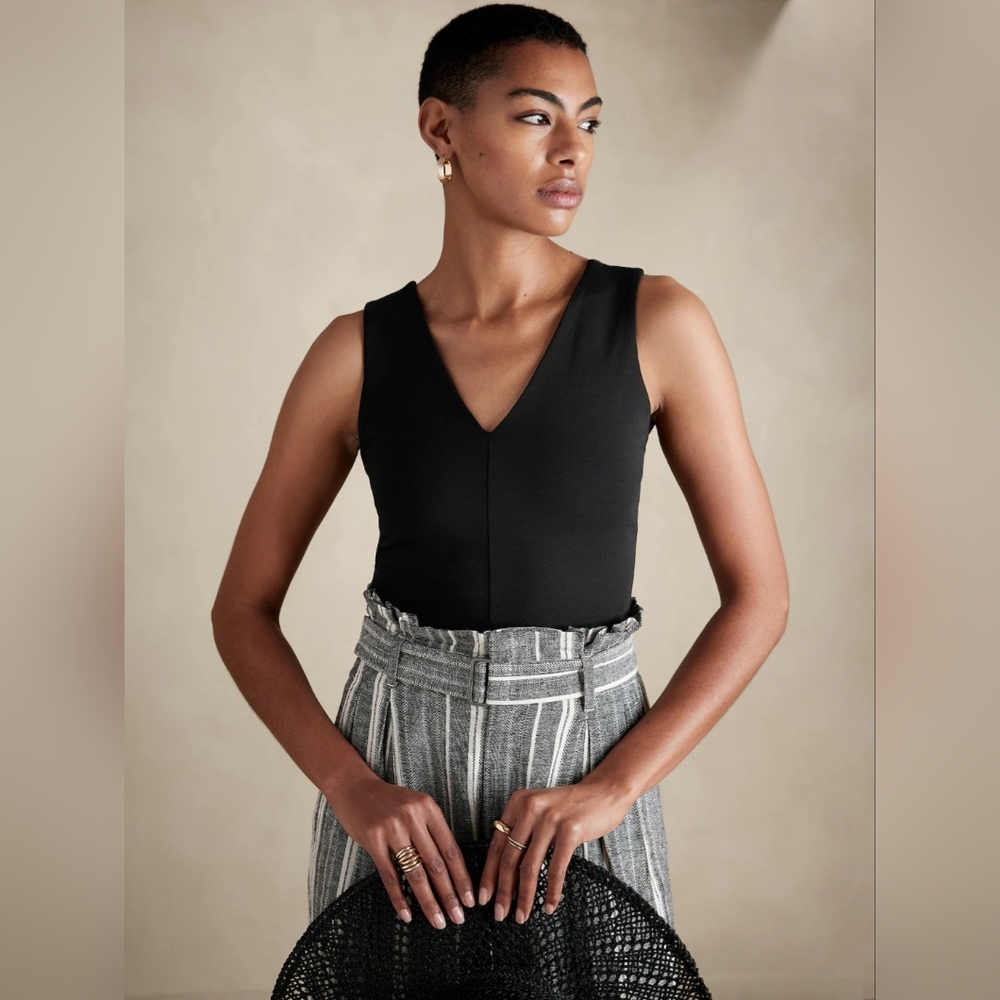NWT Banana Republic Cropped Black Ponte Top Size Medium